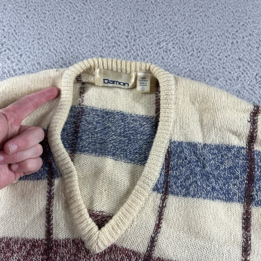 VINTAGE Damon Sweater Mens XL Stripe Pattern England Long‎ Sleeve V Neck Plaid